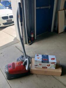 Miele Classic C1 HomeCare PowerLine Canister Vacuum Cleaner with Electrobrush SEB 228, 1,200W, Mango Red