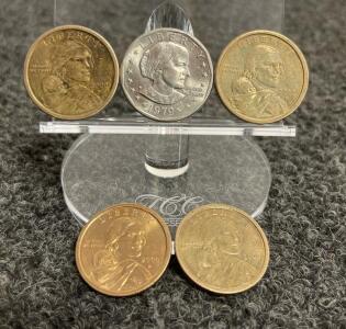 Lot of 5 U.S. One Dollar Coins &ndash; 4 Sacagawea 2000, 1Susan B. Anthony 1979, Mixed Condition, unable to authenticate