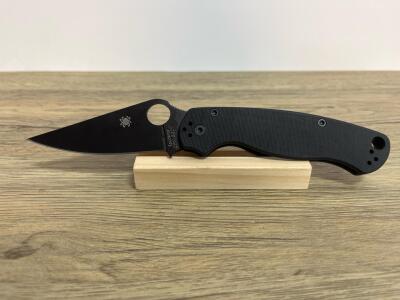 Spyderco Paramilitary 2 Black Blade CPM S30V G-10 Black Handle Compression Lock