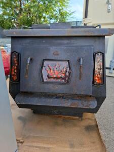 Freestanding Pellet Stove, Approx. 40,000-50,000 BTU, 22"x24"x30", 4" Vent, Black Steel