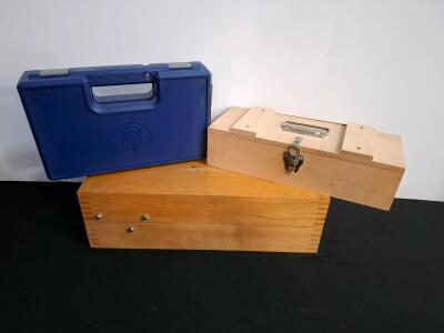 Smith & Wesson Blue Plastic Handgun Case, Pelum Wooden Handgun Case, Large Wooden Handgun Case( shelf D)