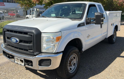 2013 FORD F-350 - 4X4!