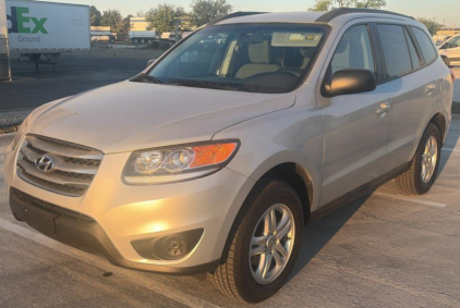 2012 HYUNDAI SANTA FE - FWD!