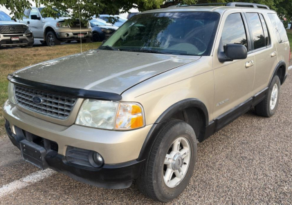 2002 FORD EXPLORER - LEATHER SEATS!