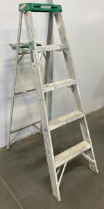 Werner 355 5 ft Type II Aluminum Step Ladder, 225 lb Capacity, TOOL-TRA-TOP Tray