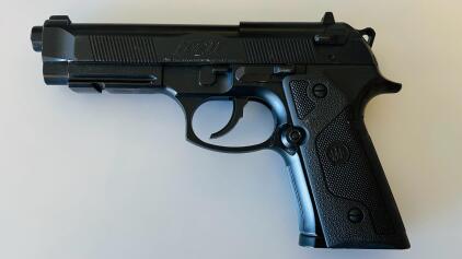 Beretta Elite II CO2 Air Pistol, .177 Caliber, 19-Round Mag, Accokeek MD, Picatinny Rail