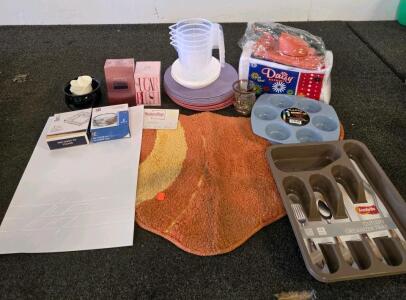 Household Starter Lot: Freshrite Organizer, Magic Muffin Pan, Daisy Napkins, NatureStep Rug & More