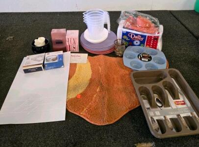 Mixed Lot: Household Items &ndash; Daisy Napkins, Tray, Muffin Pan, Mat, Perfume & More
