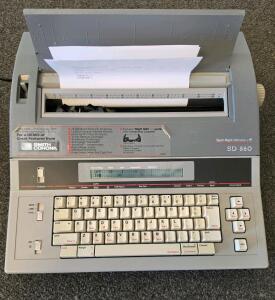 Smith Corona SD 860 Electronic Typewriter, Spell-Right Dictionary, 16K Memory, LCD Display (Plugged in and functioning)