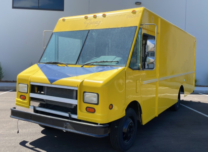 1999 Freight Liner MT 35 Chassis Bread Truck - Local Fleet Truck!