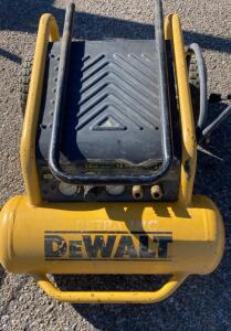 DEWALT Gas Portable Air Compressor, 5.5 HP, 225 PSI, 4.5 Gal, 2 Outlets, Wheeled Roll Cage ( Powers On ) ( Carport)