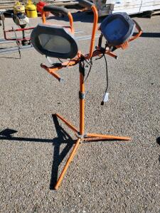 HDX 1000-Watt Halogen Twin-Head Tripod Work Light with Adjustable Heads