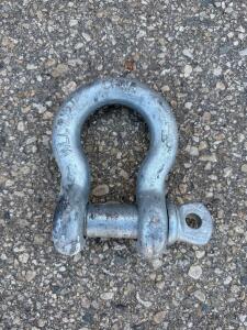 5/8" Bow Shackle, 9.5 Ton WLL, Screw Pin, Galvanized Steel, Made in China