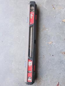 Husky 564 464 1/2" Drive Click Torque Wrench, 50-250 ft-lbs, Twist Lock, Hard Case