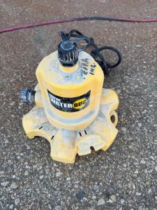Wayne WaterBUG 1/6 HP Submersible Utility Pump, 1,350 GPH, 30 ft Max Head