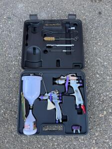 Automotive HVLP Spray Gun Kit &ndash; 2 Guns, 32oz Cup, Case, Cleaners, 1.4mm/1.7mm Tips (bay1)