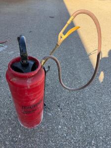 Chapin 1949 3.5-Gallon Industrial Concrete Sprayer with Tri-Poxy Steel Tank and Brass Components