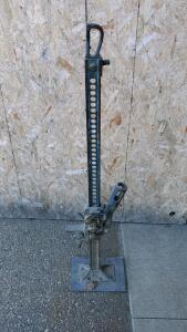 48" High-Lift Farm Jack, Steel Construction, 7,000 lb Capacity, Wide Base, Manual Operation