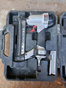 Porter Cable BN138 Type 1 18-Gauge Pneumatic Brad Nailer with Carrying Case, 1-3/8" Capacity
