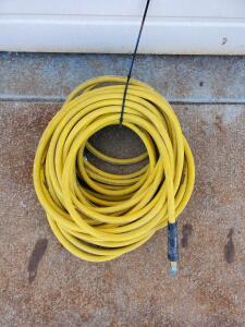 Husky 3/8" x 50 ft Yellow Rubber Air Compressor Hose, 300 PSI, 1/4" NPT Fittings