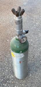 Aerox Portable Aviation Oxygen Cylinder &ndash; 4-Outlet Regulator, Aluminum, 2015 psi, Approx. 18 cu ft ( Bay 4 )