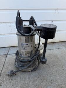 Everbilt SP05002VD 1/2 HP Submersible Sump Pump, 4,200 GPH, 29 ft. Max Lift