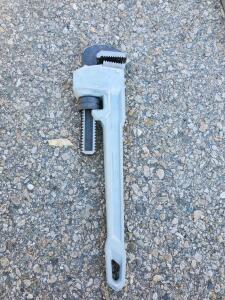 Kobalt 18-Inch Aluminum Pipe Wrench, Model 55777, 2.5-Inch Jaw Capacity