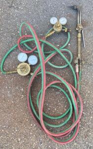 Victor Oxy-Acetylene Torch Kit, Twin Hoses, US Gauges, Oxygen/Acetylene Regulators, Cutting Tip ( Bay 3 )