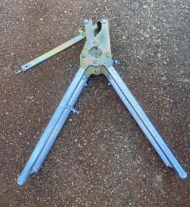 Heavy-Duty Log Skidder/Lifting Tongs, 36" Jaw, Lever Handle, Steel & Aluminum Construction ( Bay 3 )