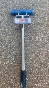 Gundlach Handheld Floor Roller with 3 Blue Rollers and Metal Handle ( Bay 3 )