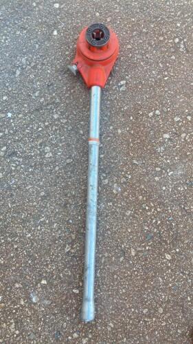 RIDGID Ratcheting Pipe Threader 1/2" NPT Die, 24" Handle, Manual Threading Tool- Bay 3