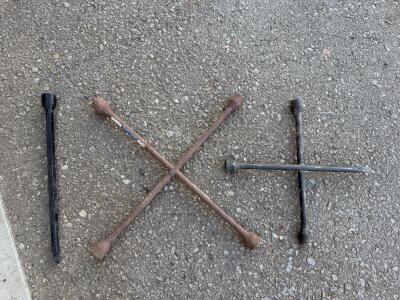 Set of 3 Automotive Lug Wrenches &ndash; Cross, Straight, and T-Bar Designs