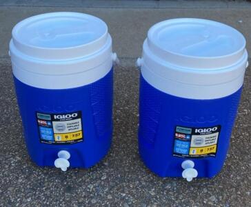 Igloo 2-Gallon Sport Stackable Beverage Cooler, Blue, Model 4902828, USA Made, With Spigot ( Bay 2 )