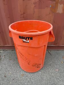 Rubbermaid Brute 32 Gallon Orange Commercial Trash Can with Side Handles
