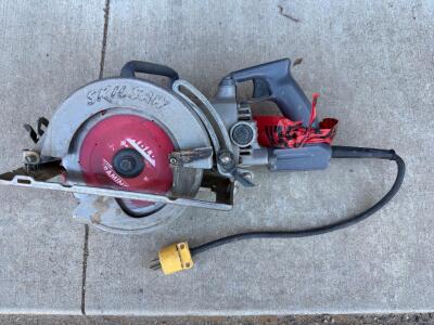 SKIL Worm Drive Circular Saw Model 77, 7-1/4" Blade, Corded, Diablo Blade, 15A (bay 2)
