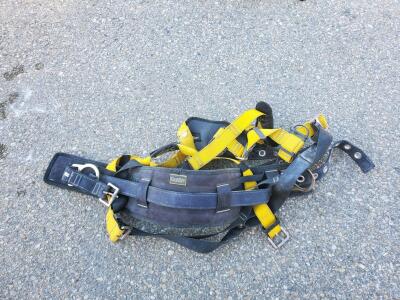 Guardian Fall Protection Full-Body Safety Harness, S-L, Padded Waist, 310 lb Capacity, Yellow/Black