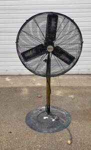 Chicago Electric HVP-30E Industrial Pedestal Fan, 30" Blade, 3-Speed, Adjustable Height - Works -