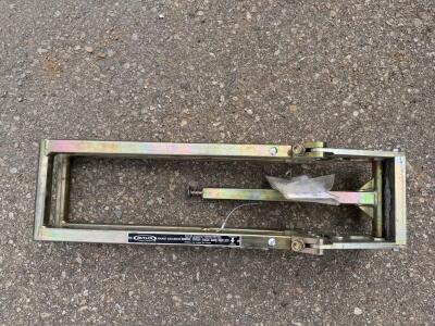 Butler Hand Seamer &ndash; 6" Jaw Width, 9" Length, Includes Operating Instructions