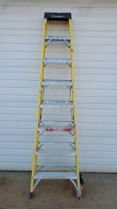 Featherlite 6408 8-ft Type IA Fiberglass Step Ladder, 300 lbs Capacity, Multifunctional Top