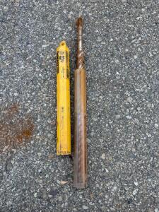 DEWALT DW5829 Spline Rotary Hammer Bit 1-1/8" x 22" Rock Carbide w/ Tube