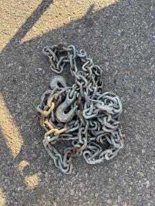 Heavy-Duty Steel Chain with Grab Hooks, Approx. 0.38&ndash;0.5" Diameter, 4,700&ndash;6,600 lbs WLL