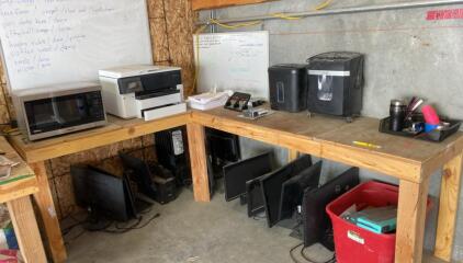 Lot of Dell 19&ndash;24" LCD Monitors, Various Models, Untested Condition - Office Equipment- Microwave and Wooden Corner Table ( Bay 4 )
