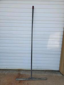 36" Magnesium Lute Asphalt Rake &ndash; Toothed Blade, 6 ft Metal Handle