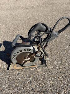 Skilsaw Worm Drive Circular Saw 7-1/4" Blade, 15A, Model Comparable to SPT77W-01, 120V, SN: 902198007