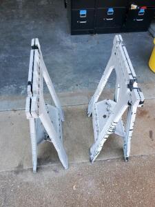 Folding Plastic Sawhorses, 1,000 lb Capacity, 32" Height, Integrated 2x4 Slots