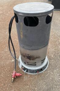 Propane Tank Top Heater, 15,000-30,000 BTU, With Regulator and Hose, Standard Tank Compatible - Bay 5