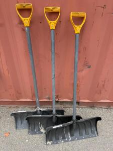 (3) 18" Plastic Snow Shovel with 48" Metal Handle and D-Grip