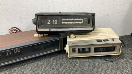 Vintage Radio Alarm Clocks