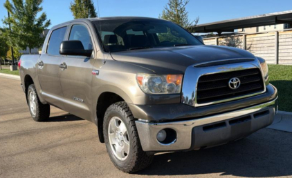 2007 TOYOTA TUNDRA - MOONROOF!