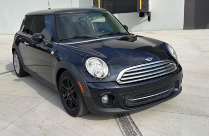 2013 MINI COOPER -